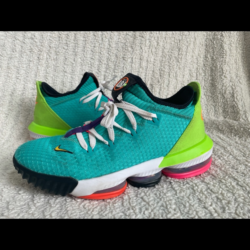 Nike Lebron 16 Air Max